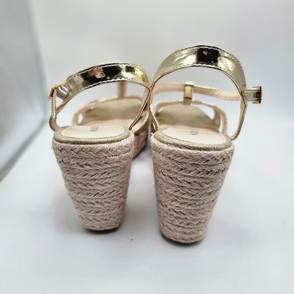 NWOB Women's Makegsi Graceful Wedge Heel Sandals Open Toe T-strap Gold Size 8.5 - Picture 5 of 6